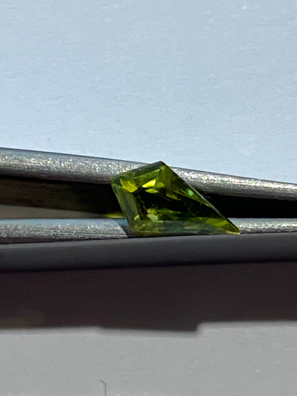 SAPPHIRE CORUNDUM EXQUISITE NATURAL GEMSTONE : RATNAPURA, SRI LANKA 0.47Ct MFG4898