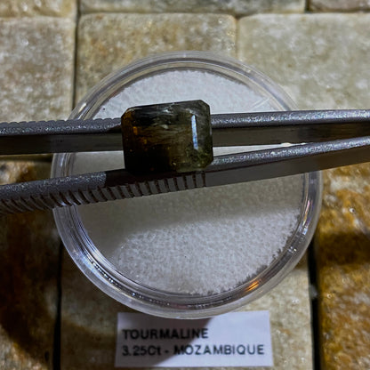 TOURMALINE NATURAL GEMSTONE - ALTO LIGONNA, MOZAMBIQUE  3.25Ct MFG5440
