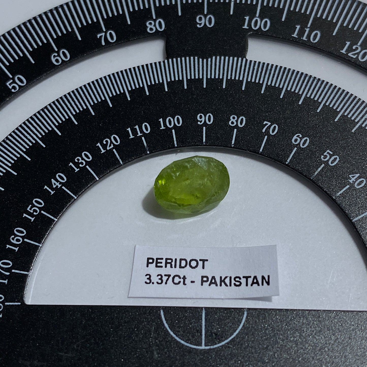 PERIDOT GEMSTONE : SAPAT GALI, KAGHAN VALLEY, PAKISTAN. 3.37Ct MFG5441