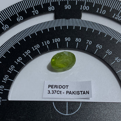 PERIDOT GEMSTONE : SAPAT GALI, KAGHAN VALLEY, PAKISTAN. 3.37Ct MFG5441