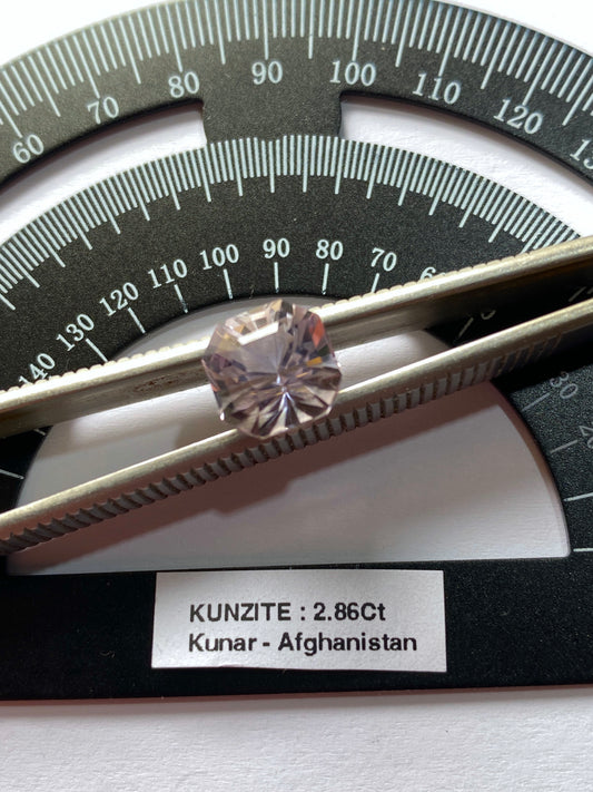 KUNZITE [SPODUMENE] NATURAL GEMSTONE : KUNAR, AFGHANISTAN 2.86Ct MFG4912