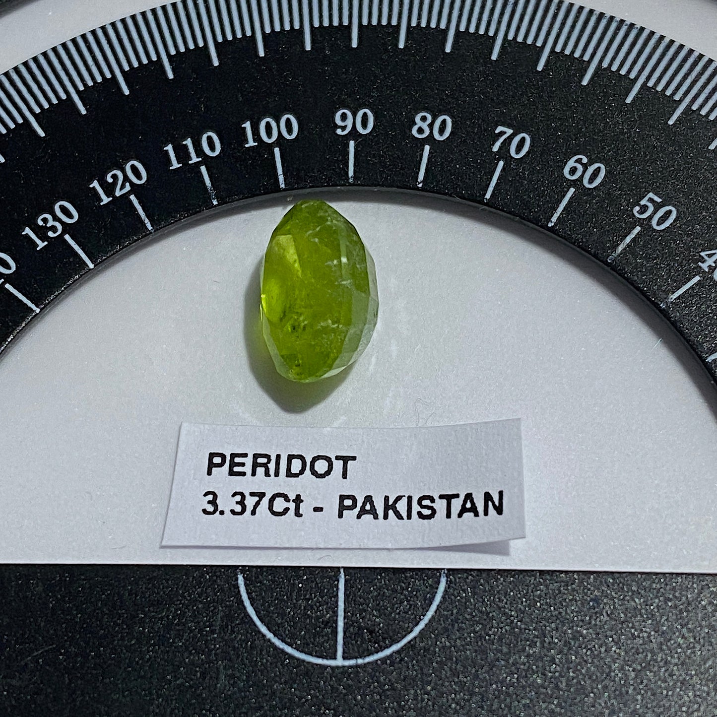 PERIDOT GEMSTONE : SAPAT GALI, KAGHAN VALLEY, PAKISTAN. 3.37Ct MFG5441