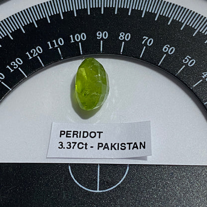 PERIDOT GEMSTONE : SAPAT GALI, KAGHAN VALLEY, PAKISTAN. 3.37Ct MFG5441