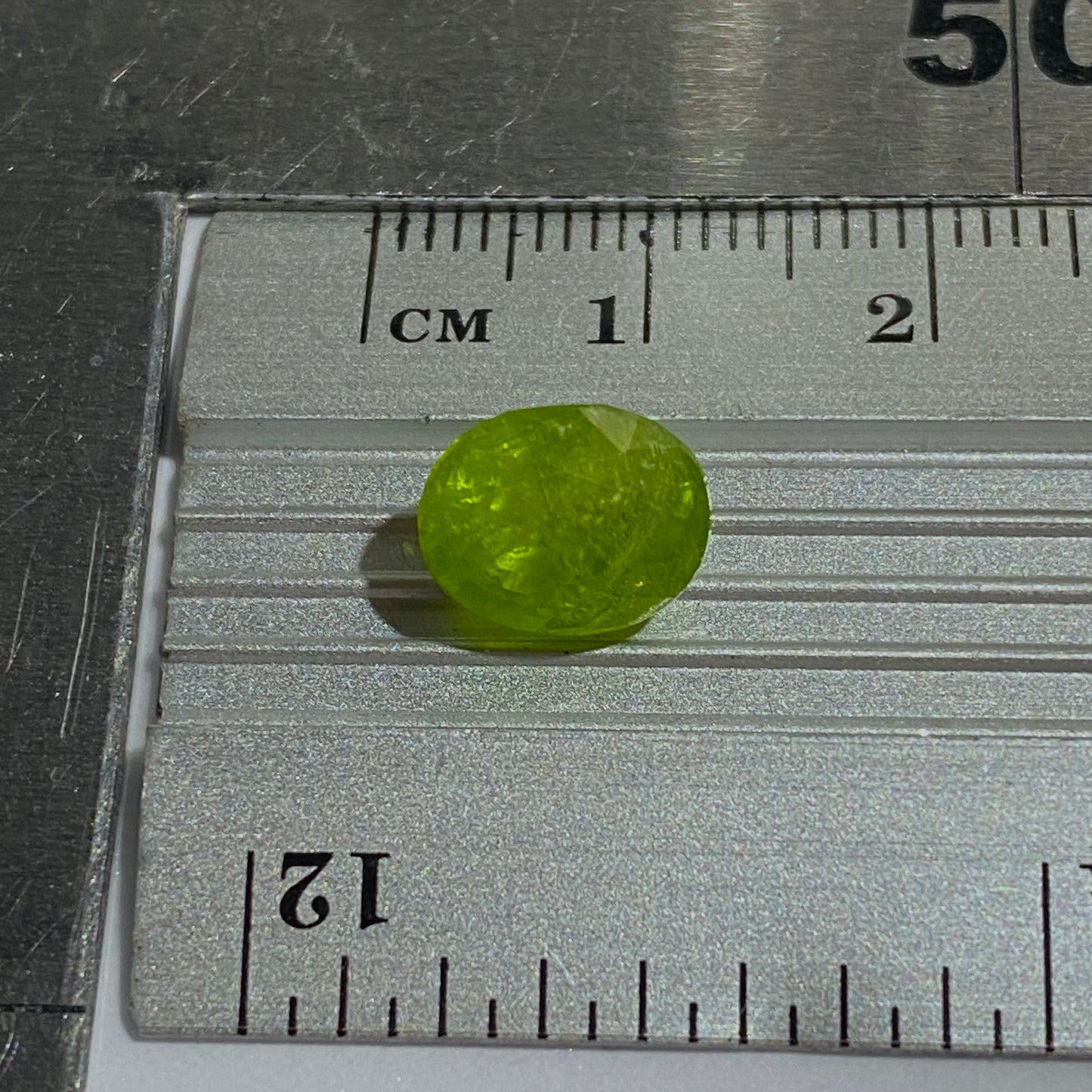 PERIDOT GEMSTONE : SAPAT GALI, KAGHAN VALLEY, PAKISTAN. 3.37Ct MFG5441