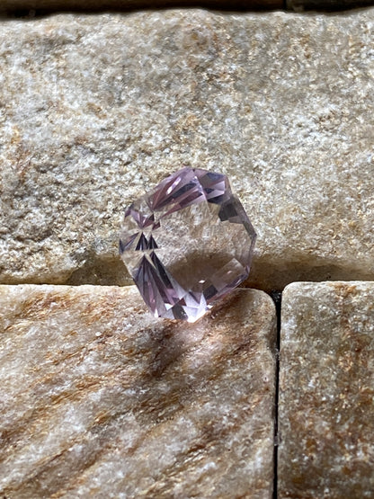 KUNZITE [SPODUMENE] NATURAL GEMSTONE : KUNAR, AFGHANISTAN 2.86Ct MFG4912
