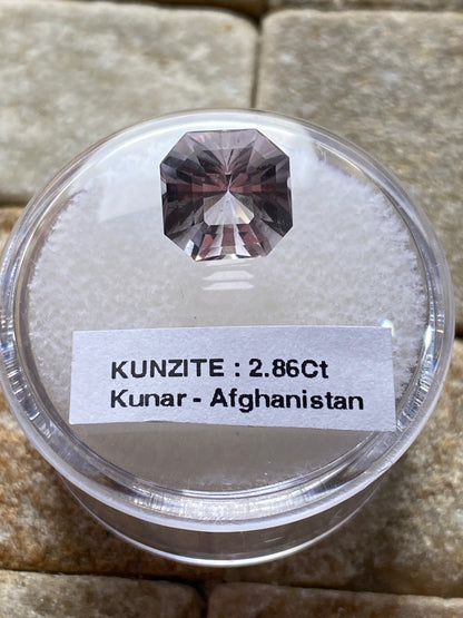 KUNZITE [SPODUMENE] NATURAL GEMSTONE : KUNAR, AFGHANISTAN 2.86Ct MFG4912