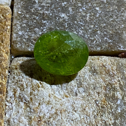 PERIDOT GEMSTONE : SAPAT GALI, KAGHAN VALLEY, PAKISTAN. 3.37Ct MFG5441