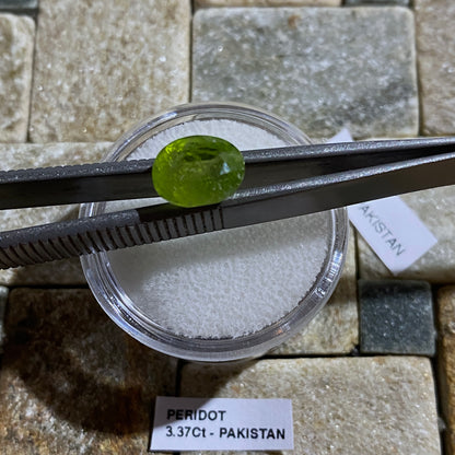 PERIDOT GEMSTONE : SAPAT GALI, KAGHAN VALLEY, PAKISTAN. 3.37Ct MFG5441