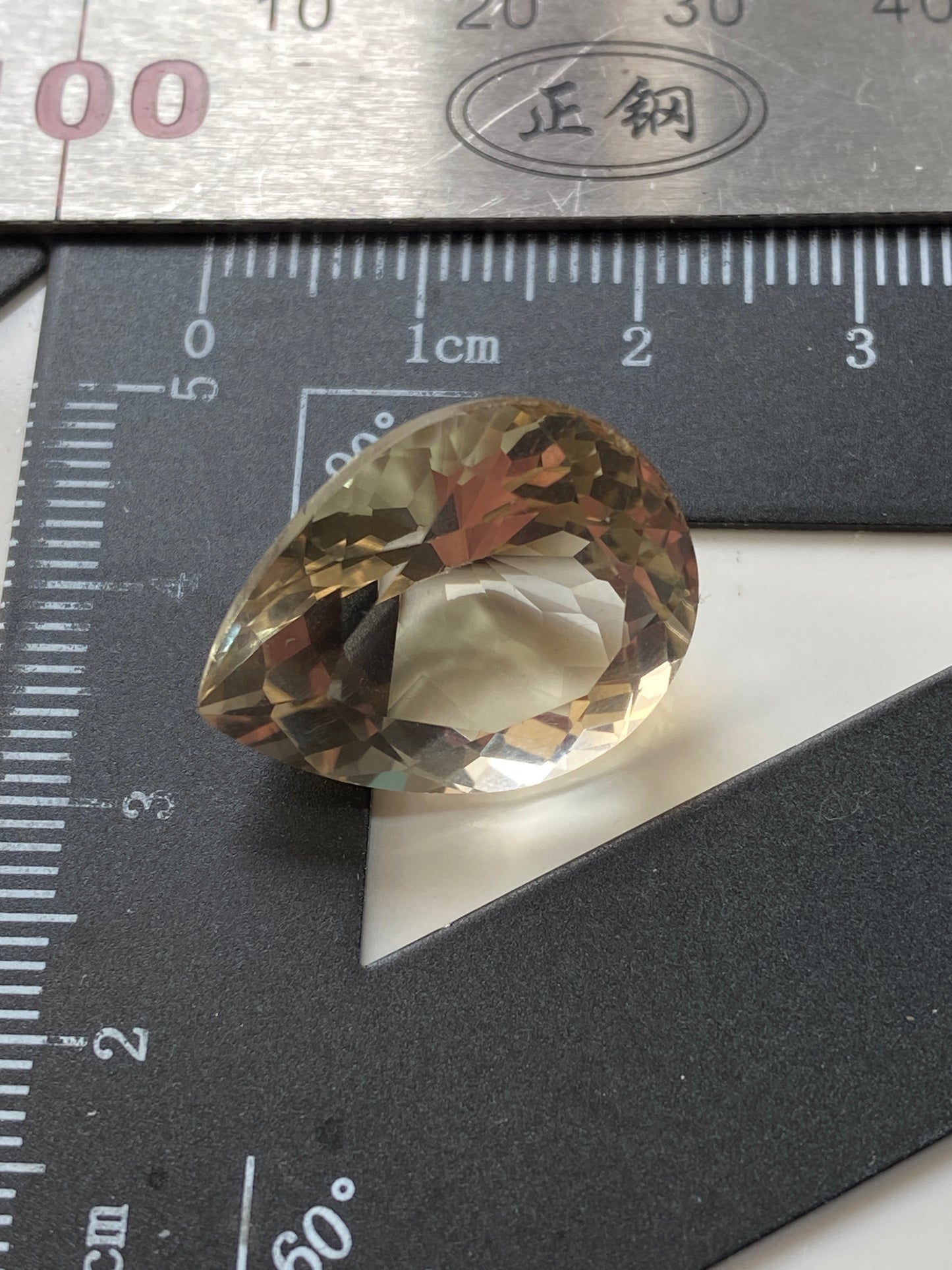 TOPAZ NATURAL MINED GEMSTONE : KLEIN, SPITZKOPPE, ERONGO, NAMIBOA 19.97Ct MFG4931