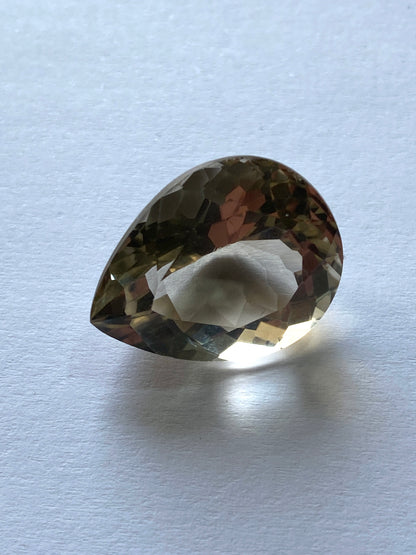 TOPAZ NATURAL MINED GEMSTONE : KLEIN, SPITZKOPPE, ERONGO, NAMIBOA 19.97Ct MFG4931