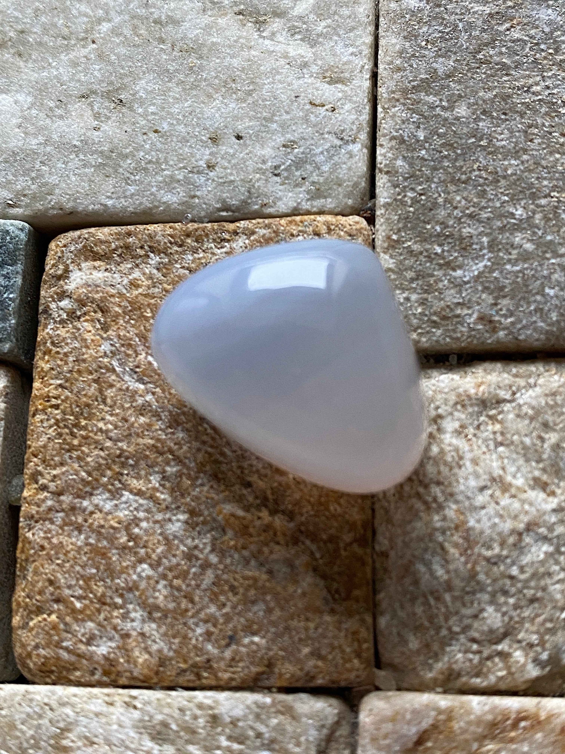 CHALCEDONY QUARTZ NATURAL GEMSTONE : TRESTIA, MARAMURES, ROMANIA 21.85Ct MFG4521