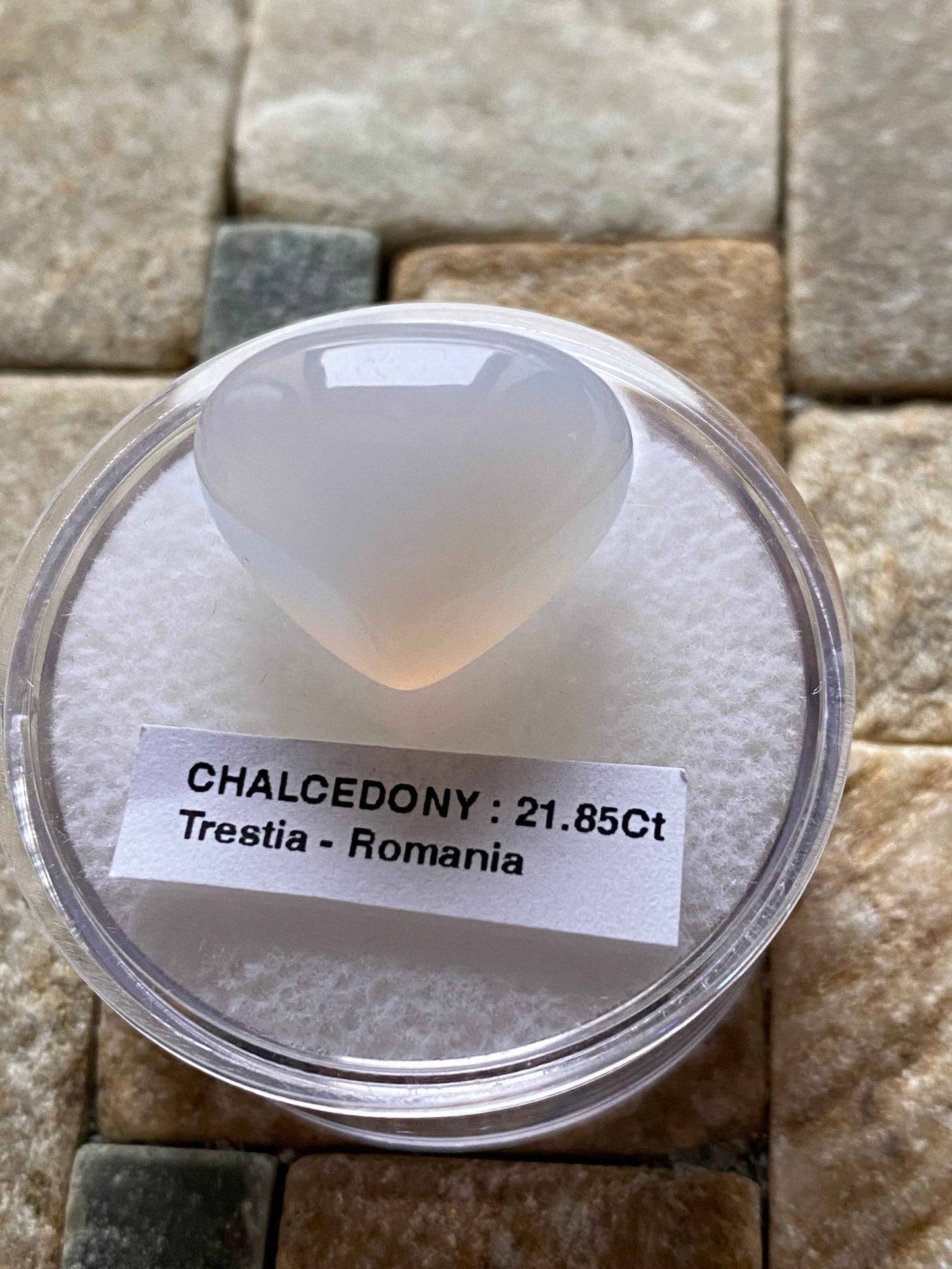 CHALCEDONY QUARTZ NATURAL GEMSTONE : TRESTIA, MARAMURES, ROMANIA 21.85Ct MFG4521