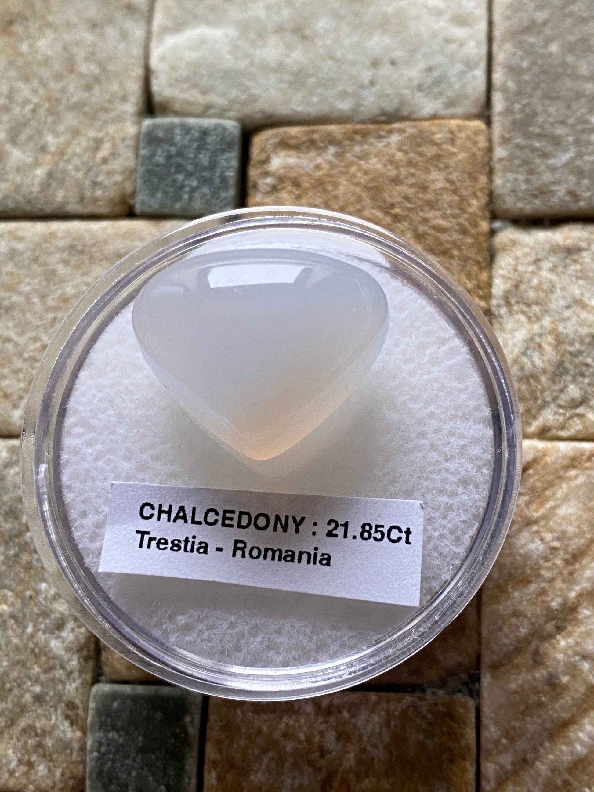 CHALCEDONY QUARTZ NATURAL GEMSTONE : TRESTIA, MARAMURES, ROMANIA 21.85Ct MFG4521