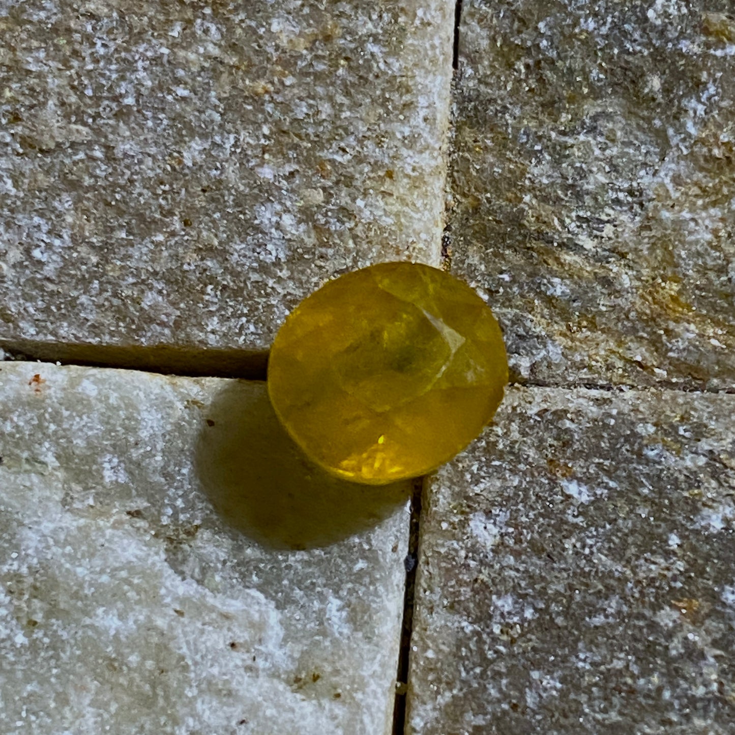 SAPPHIRE CORUNDUM NATURAL GEMSTONE - RATNAPURA, SRI LANKA 3.71Ct MFG5444