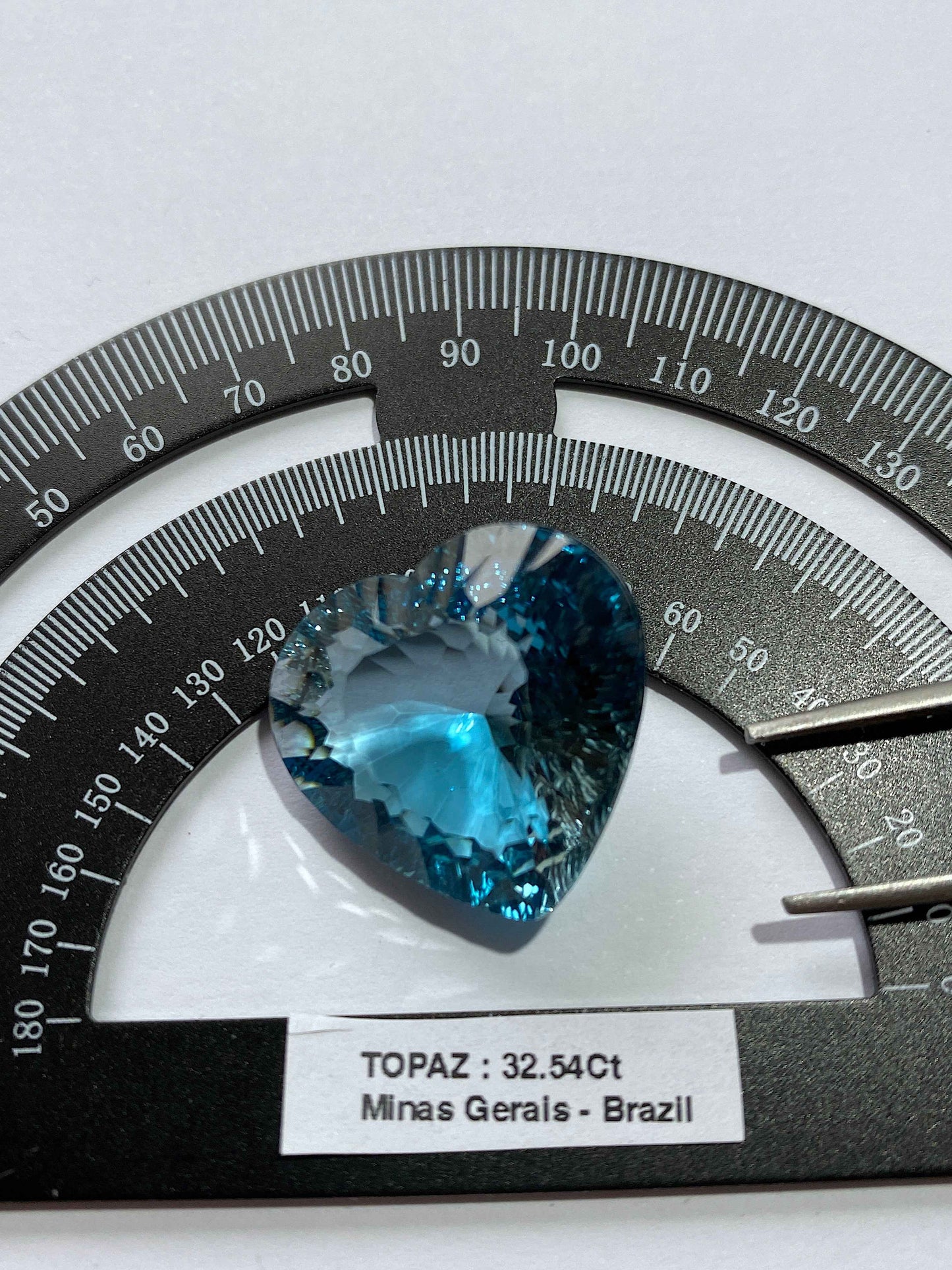 TOPAZ NATURAL MINED GEMSTONE : XANDA MINE, VIRGEM DA LAPA, BRAZIL 32.54Ct MFG4929