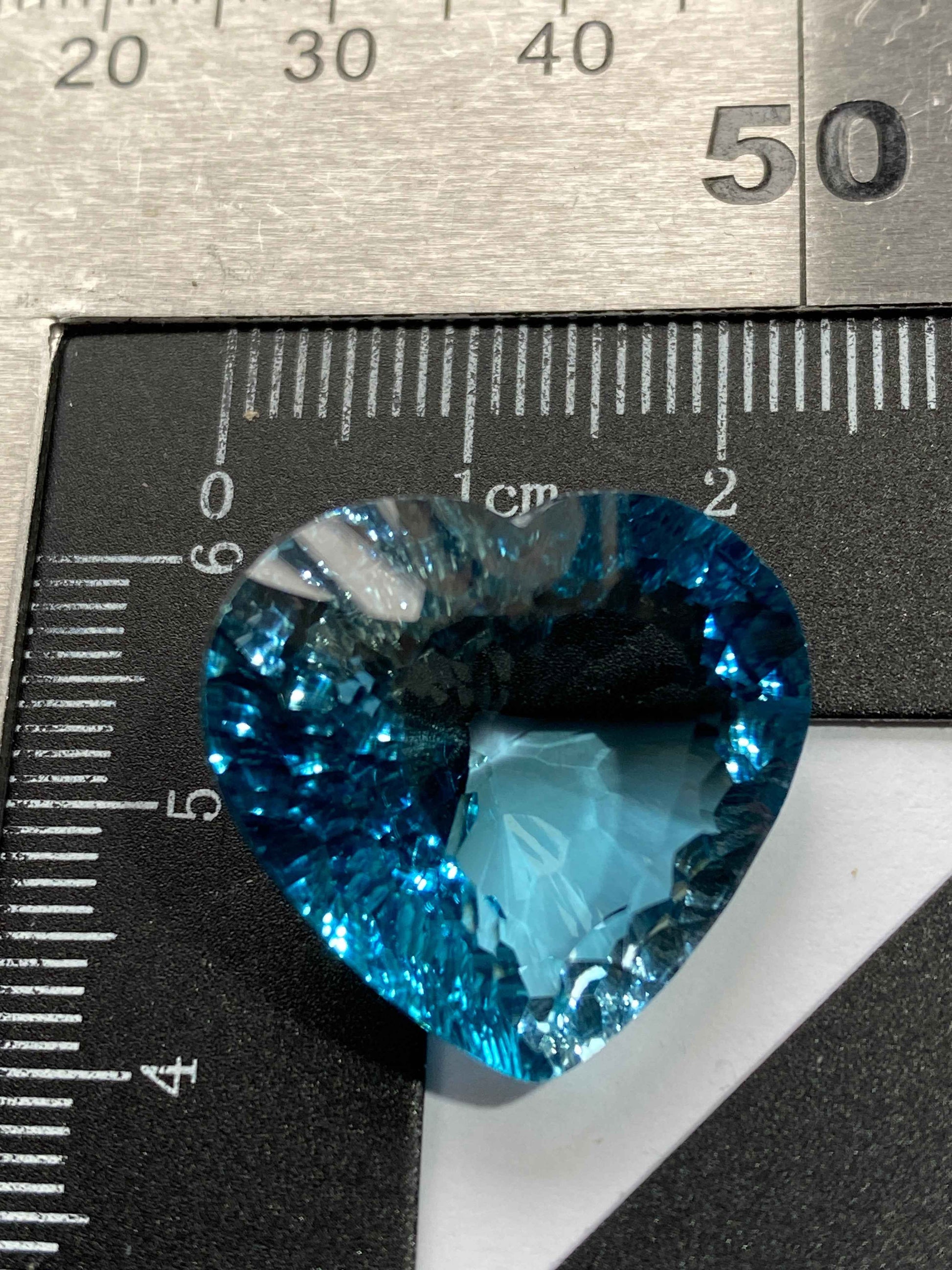 TOPAZ NATURAL MINED GEMSTONE : XANDA MINE, VIRGEM DA LAPA, BRAZIL 32.54Ct MFG4929
