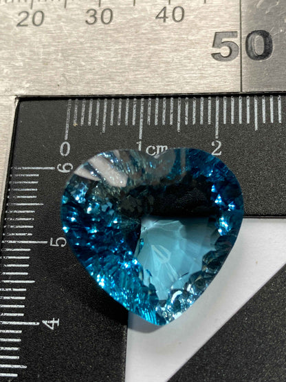 TOPAZ NATURAL MINED GEMSTONE : XANDA MINE, VIRGEM DA LAPA, BRAZIL 32.54Ct MFG4929