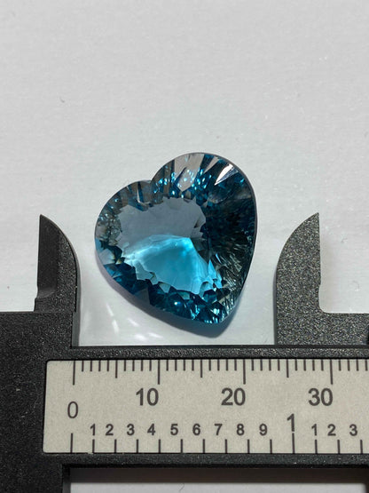 TOPAZ NATURAL MINED GEMSTONE : XANDA MINE, VIRGEM DA LAPA, BRAZIL 32.54Ct MFG4929