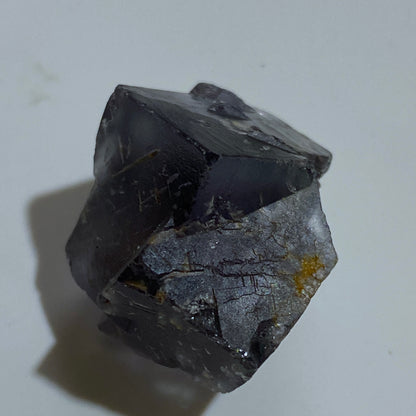 FLUORITE TWIN FROM DE'AN FLUORITE MINE, CHINA  8g. MF4111