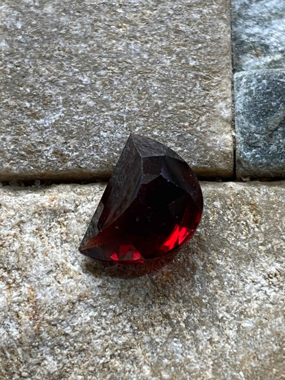 SPESSARTINE NATURAL GEMSTONE : WUSHAN SPESSARTINE MINE, FUJIAN, CHINA 5.42Ct MFG4919