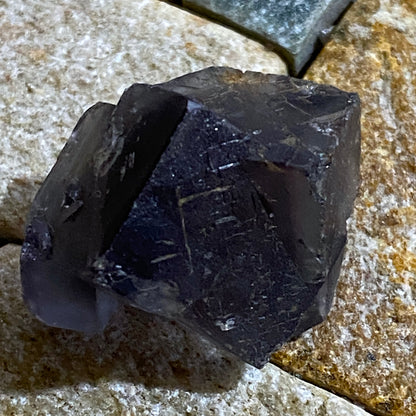 FLUORITE TWIN FROM DE'AN FLUORITE MINE, CHINA  8g. MF4111