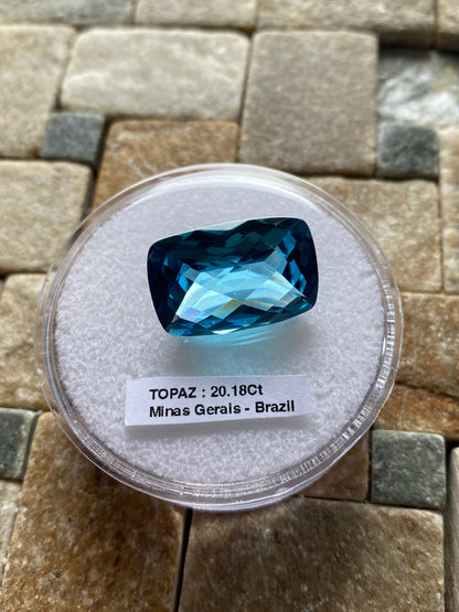 TOPAZ NATURAL MINED GEMSTONE : XANDA MINE, MINAS GERAIS, BRAZIL 20.18Ct MFG4902