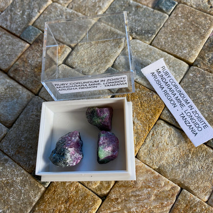 RUBY CORUNDUM WITH ZOISITE  x 3 SPECIMENS - MUNDARARA MINE, TANZANIA MF4108