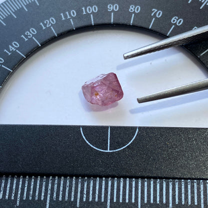 SPINEL ROUGH CRYSTAL - MOGOK, MANDALAY, MYANMAR 1.88Ct MFG5451