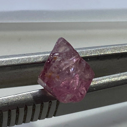 SPINEL ROUGH CRYSTAL - MOGOK, MANDALAY, MYANMAR 1.88Ct MFG5451