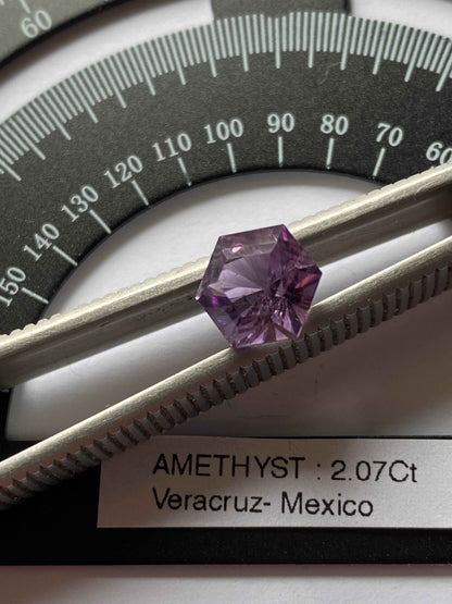 AMETHYST NATURAL GEMSTONE : PIEDRA PARADA, VERACRUZ, MEXICO 2.07Ct MFG4911