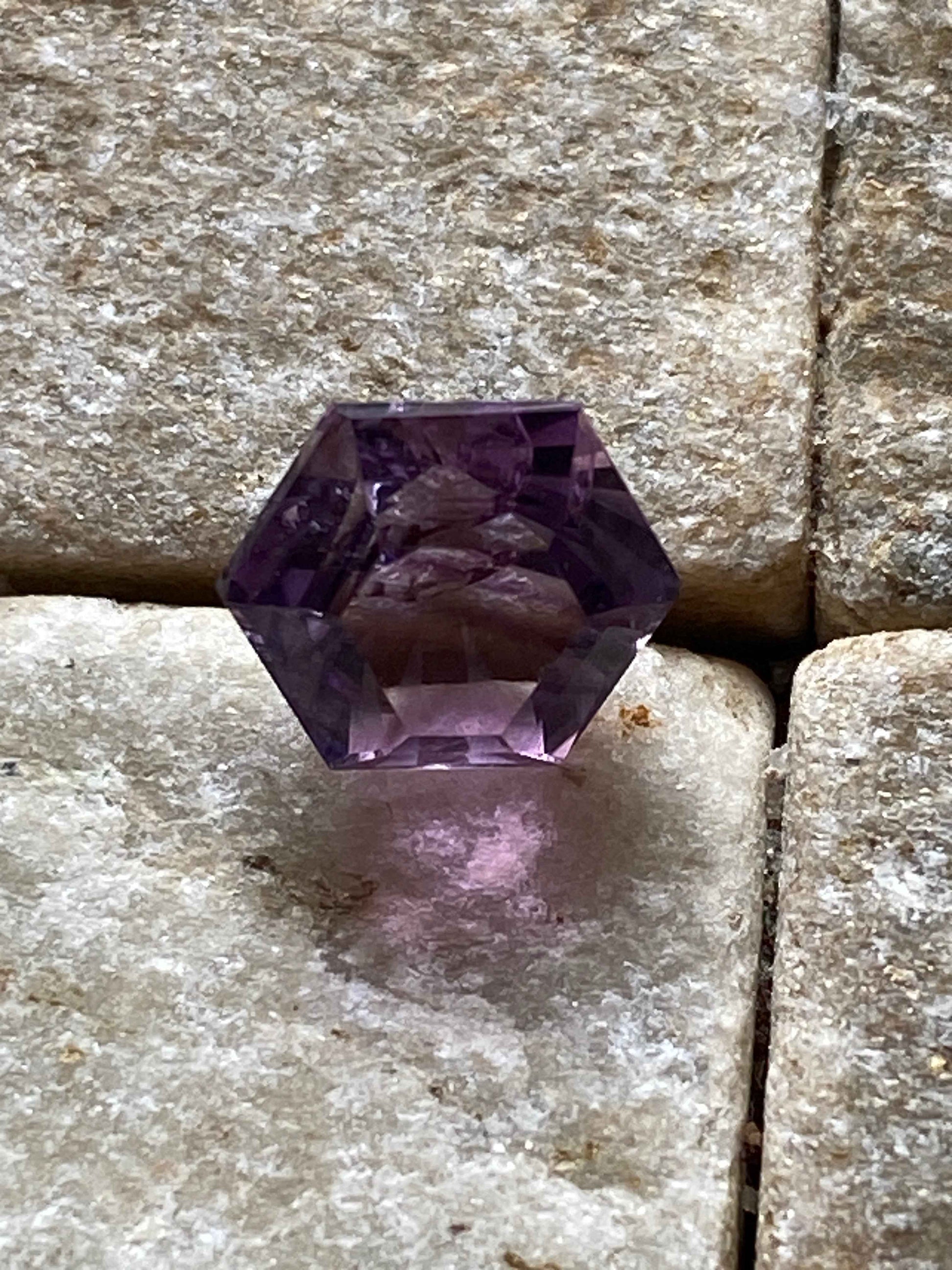 AMETHYST NATURAL GEMSTONE : PIEDRA PARADA, VERACRUZ, MEXICO 2.07Ct MFG4911