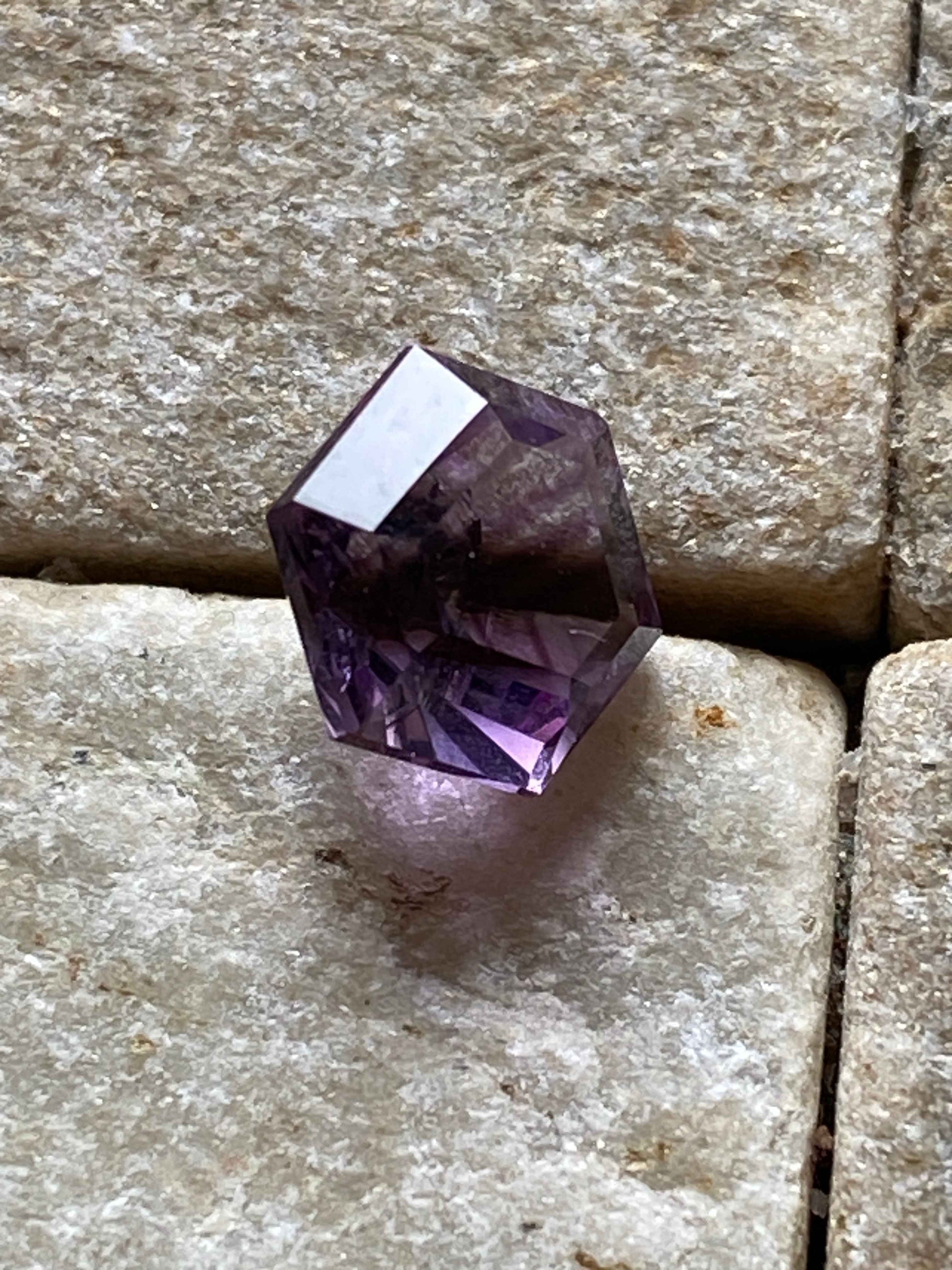 AMETHYST NATURAL GEMSTONE : PIEDRA PARADA, VERACRUZ, MEXICO 2.07Ct MFG4911