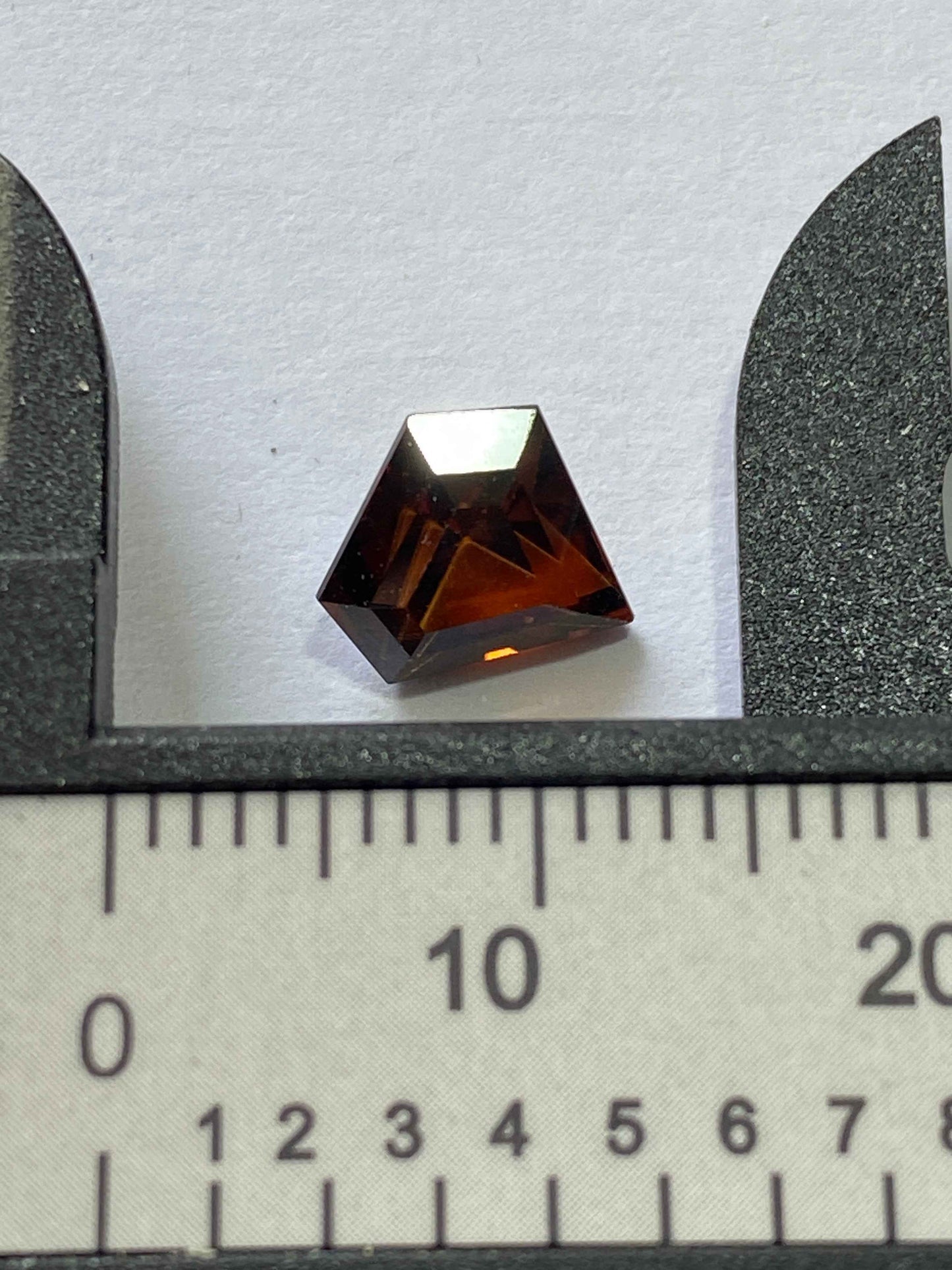 ZIRCON NATURAL MINED GEMSTONE : MOGOK, MANDALAY, MYANMAR 2.10Ct MFG4903
