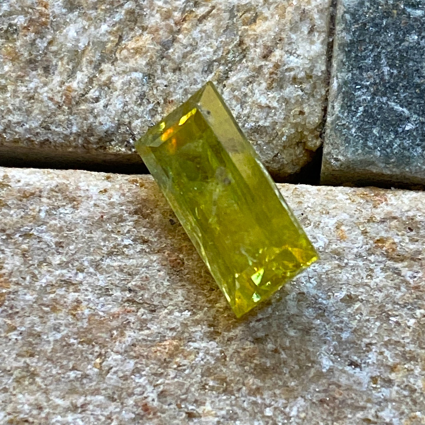 SPHENE [TITANITE] NATURAL MINED GEMSTONE - MINAS GERAIS, BRAZIL 1.88Ct MFG5001