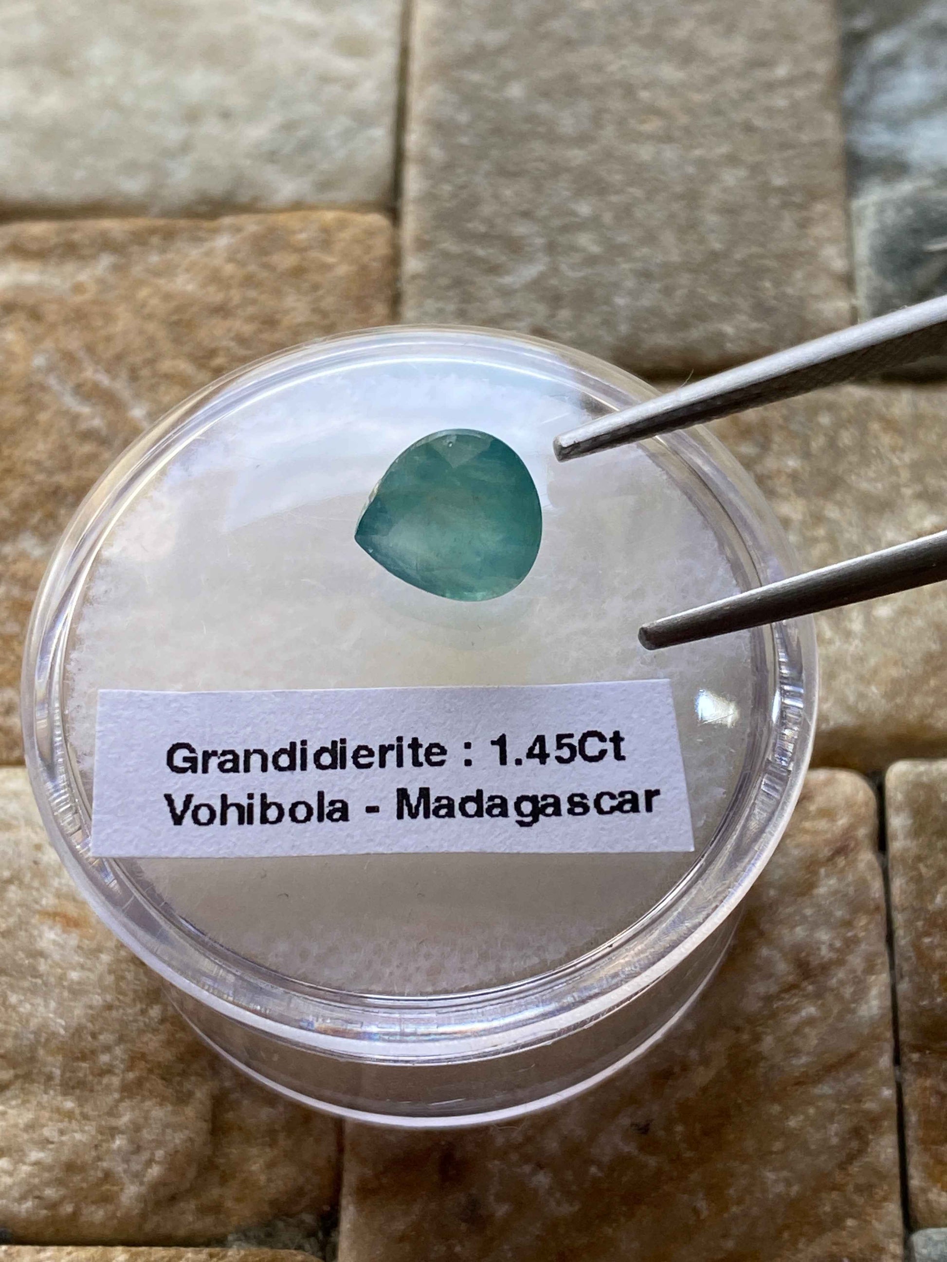 GRANDIDIERITE NATURAL GEMSTONE : VOHIBOLA, BAHARA, ANOSY, MADAGASCAR 1.45Ct MFG4907