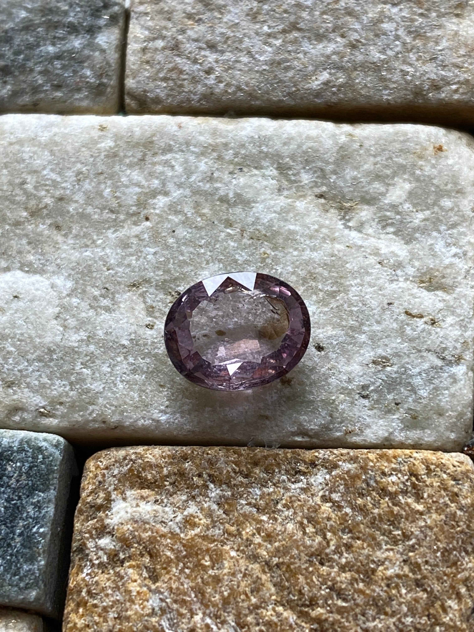 SPINEL NATURAL MINED GEMSTONE : LUC YEN DISTRICT, YEN BAI PROVINCE, VIETNAM 1.78Ct MFG4906