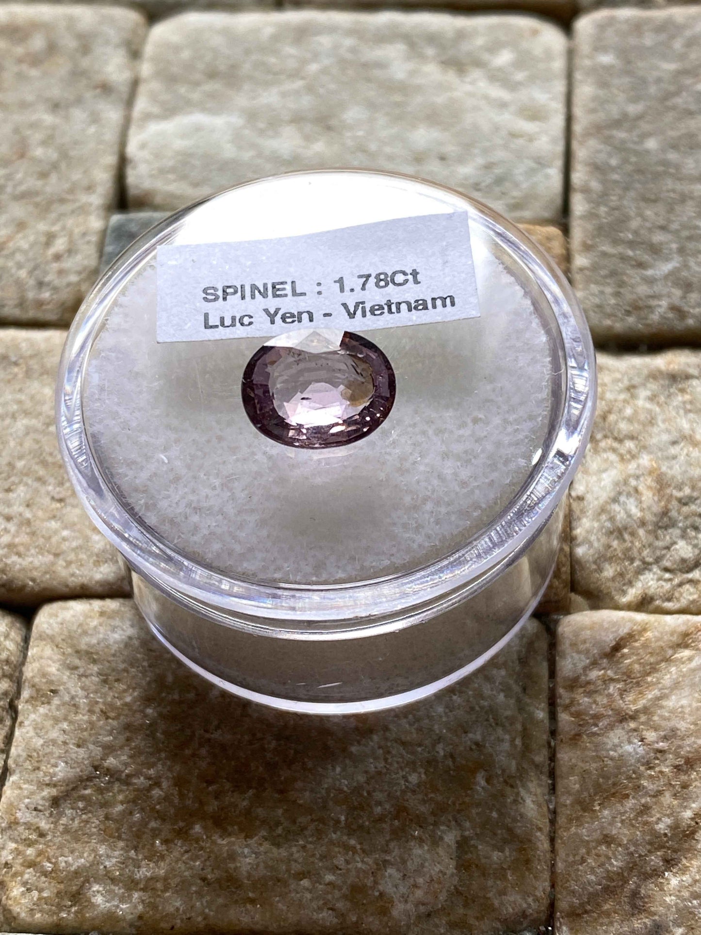SPINEL NATURAL MINED GEMSTONE : LUC YEN DISTRICT, YEN BAI PROVINCE, VIETNAM 1.78Ct MFG4906