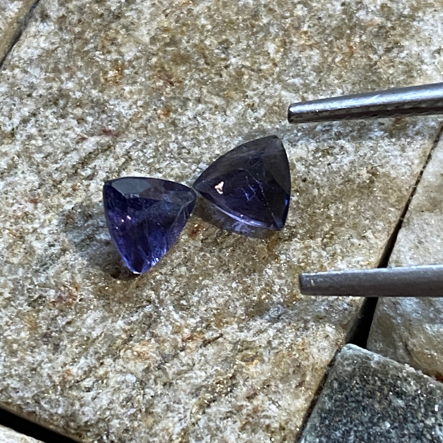 IOLITE [CORDIERITE] GEMSTONES (PAIR)  - BABATI, TANZANIA  0.70Ct MF5006