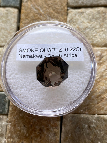 SMOKE QUARTZ NATURAL GEMSTONE : NAMAKWA, NORTHERN CAPE, SOUTH AFRICA 6.22Ct MFG4890