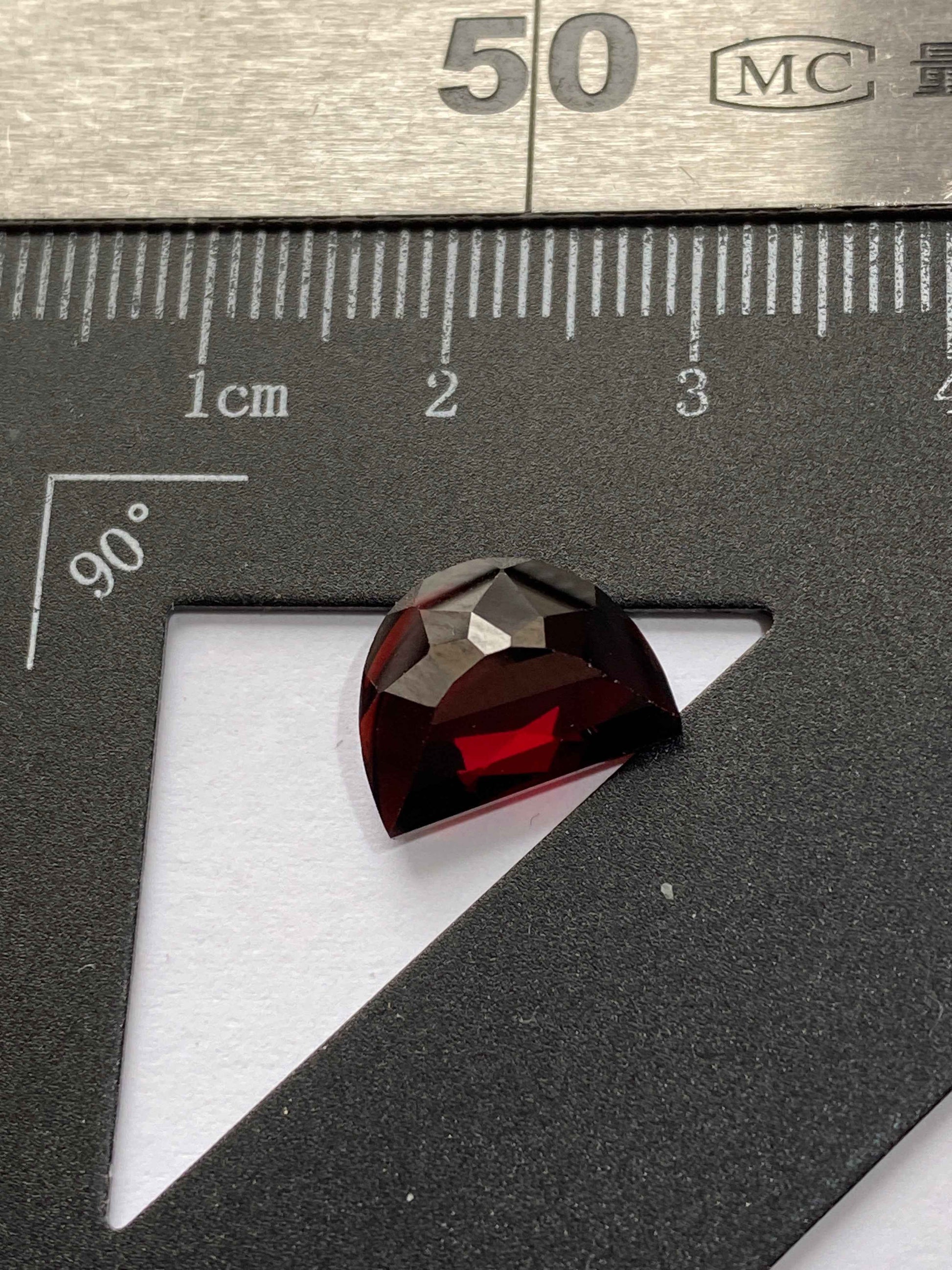 SPESSARTINE GARNET NATURAL GEMSTONE : WUSHAN SPESSARTINE MINE, FUJIAN, CHINA 5.24Ct MFG4917