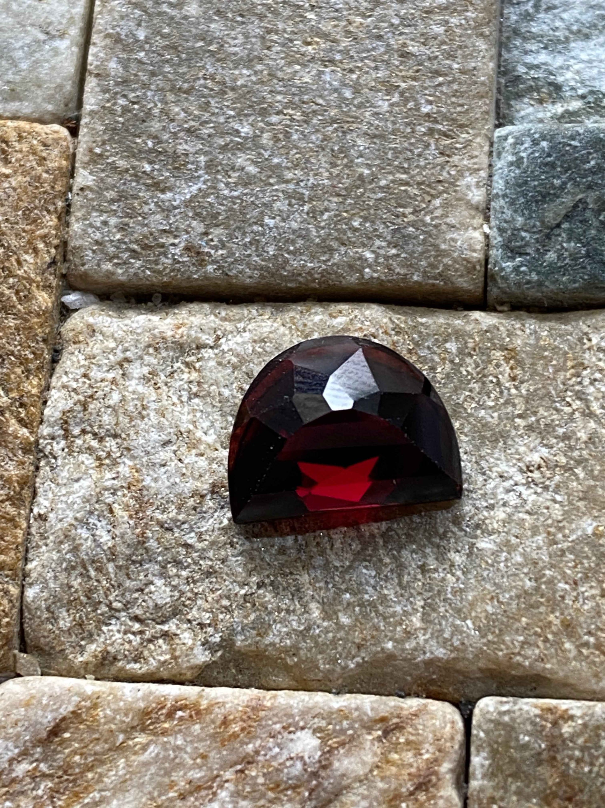SPESSARTINE GARNET NATURAL GEMSTONE : WUSHAN SPESSARTINE MINE, FUJIAN, CHINA 5.24Ct MFG4917