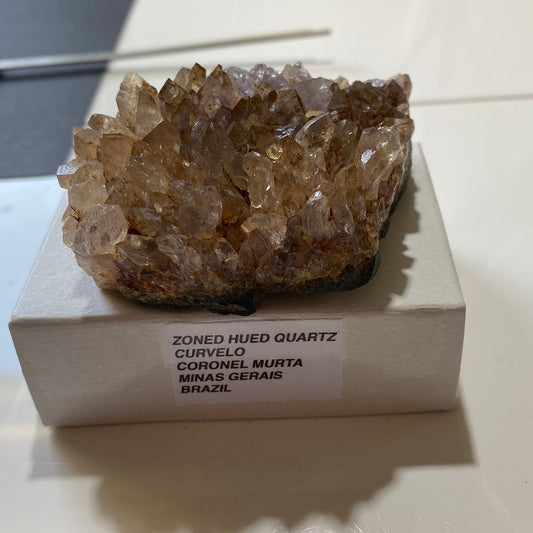 ZONED QUARTZ CRYSTAL ASSEMBLAGE - MINAS GERAIS, BRAZIL 119g. MF3030