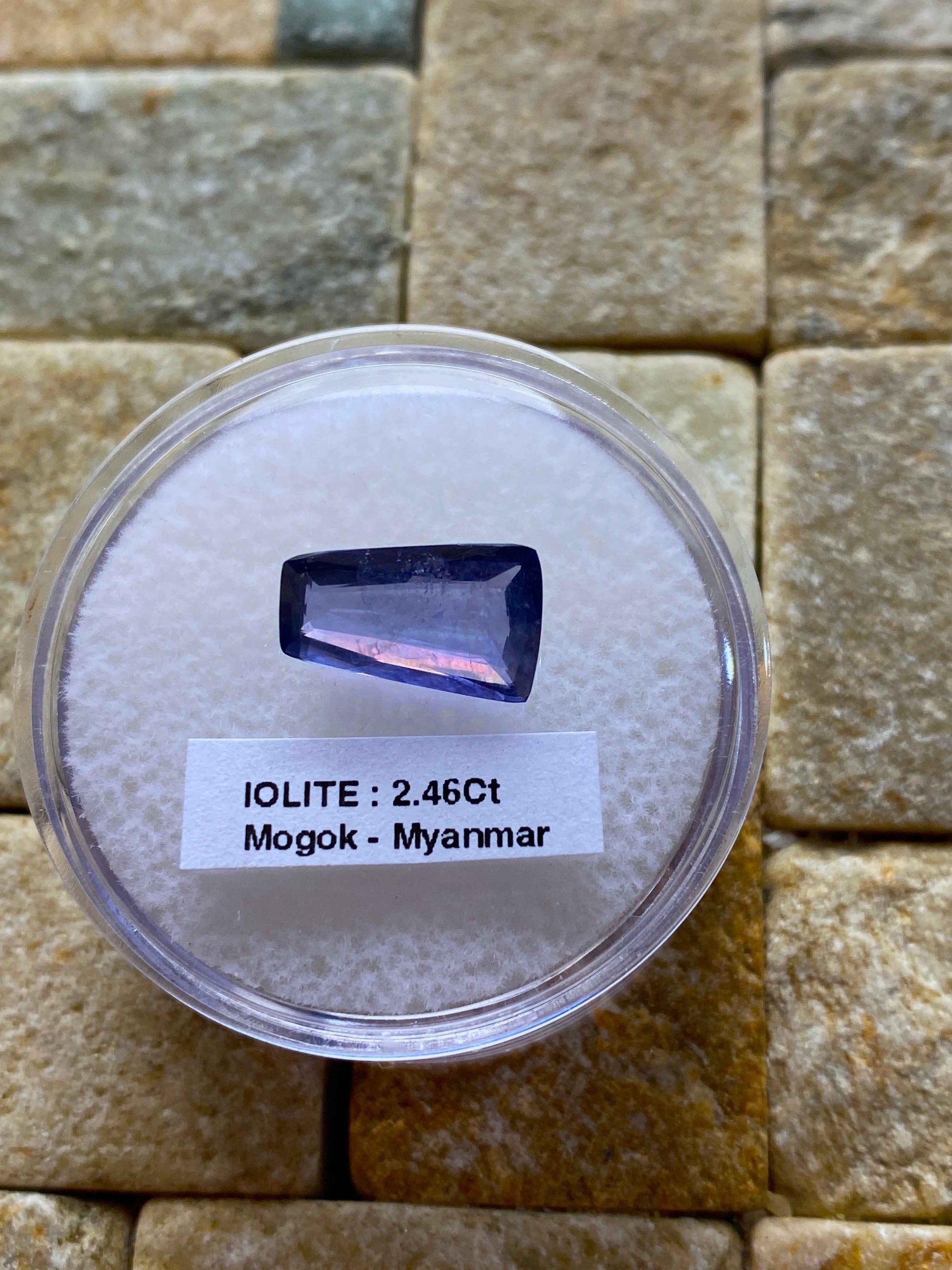 IOLITE NATURAL MINED GEMSTONE : MOGOK, MANDALAY. MYANMAR  2.46Ct MFG4900