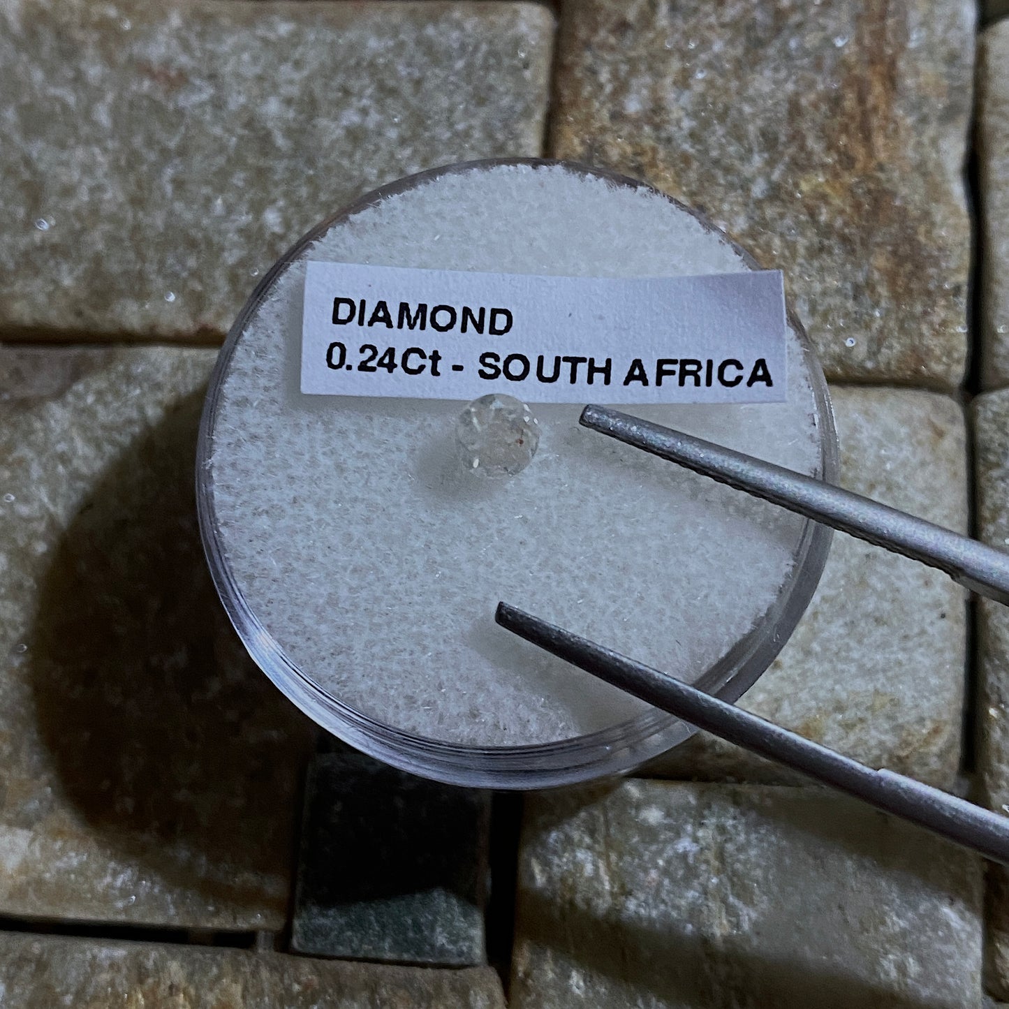 DIAMOND NATURAL MINED GEMSTONE - KIMBERLEY, NORTHERN CAPE, SOUTH AFRICA 0.24Ct MFG5460