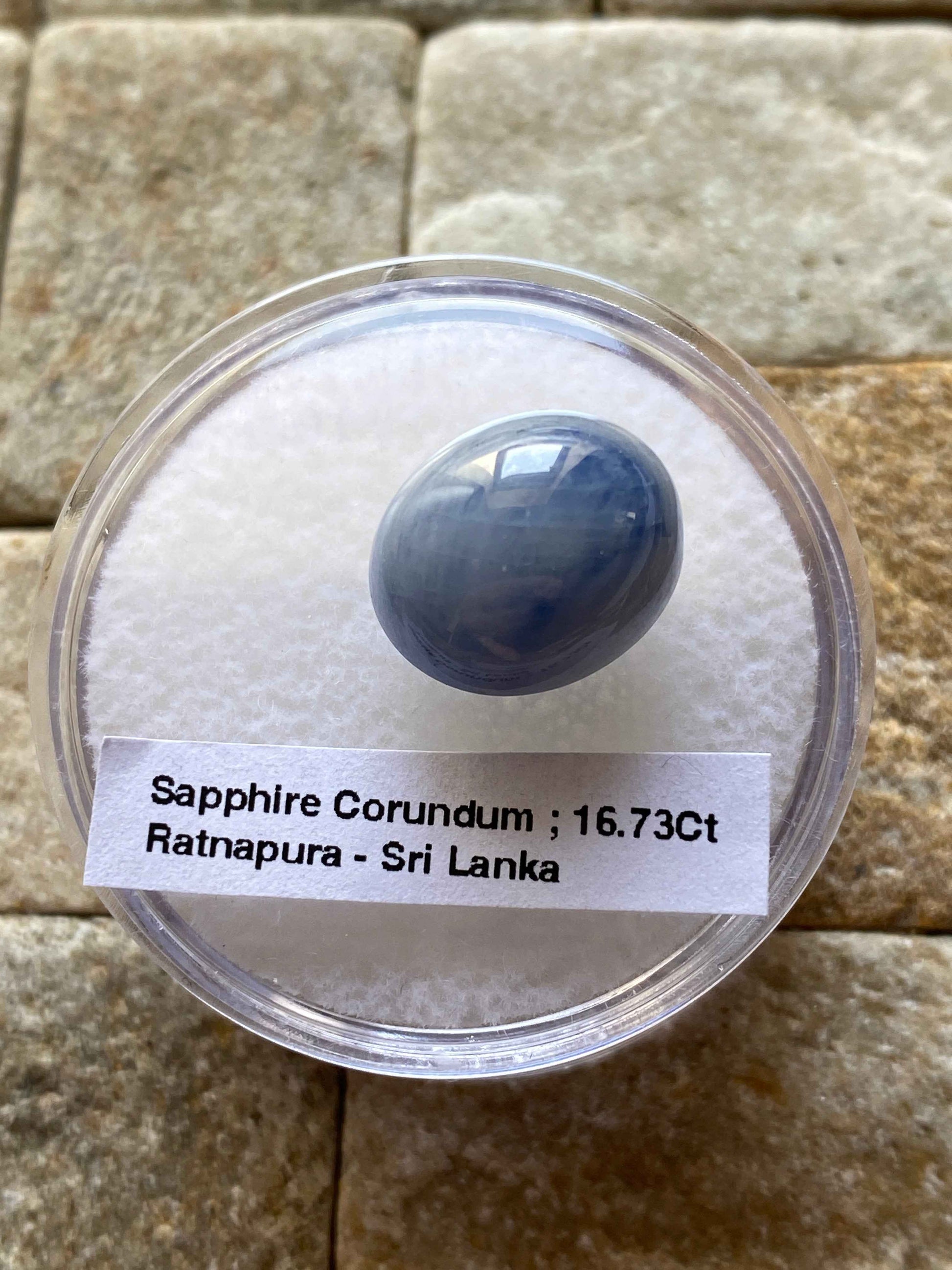 SAPPHIRE CORUNDUM NATURAL GEMSTONE : RATNAPRA, SRI LANKA 16.73Ct MFG4920