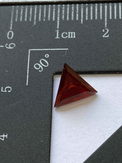 PYROPE GARNET NATURAL GEMSTONE : MERALANI HILLS, ARUSHA, TANZANIA 1.53Ct MFG4909