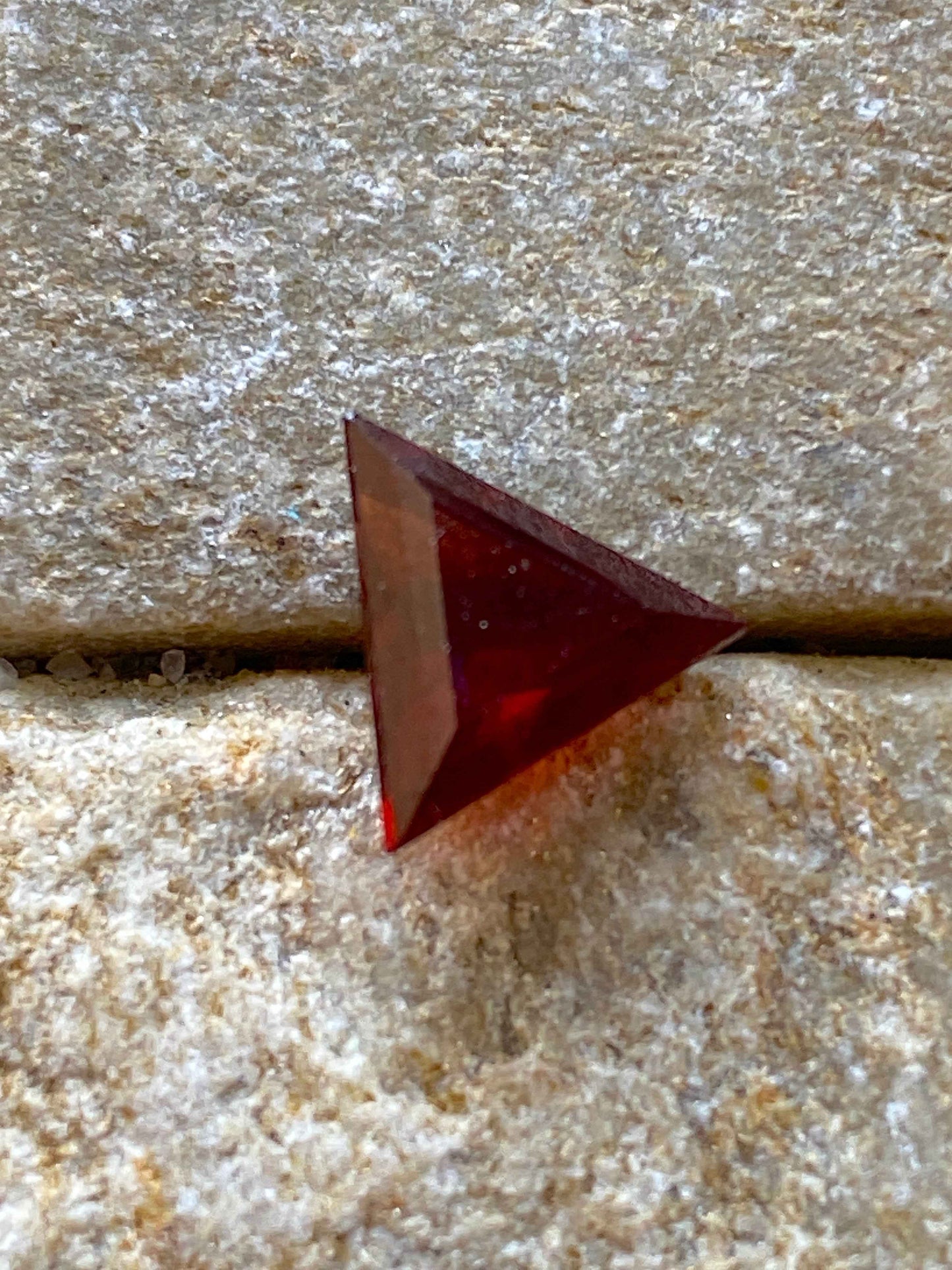 PYROPE GARNET NATURAL GEMSTONE : MERALANI HILLS, ARUSHA, TANZANIA 1.53Ct MFG4909