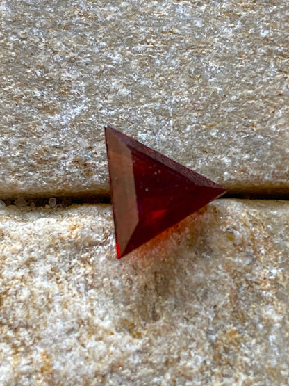 PYROPE GARNET NATURAL GEMSTONE : MERALANI HILLS, ARUSHA, TANZANIA 1.53Ct MFG4909