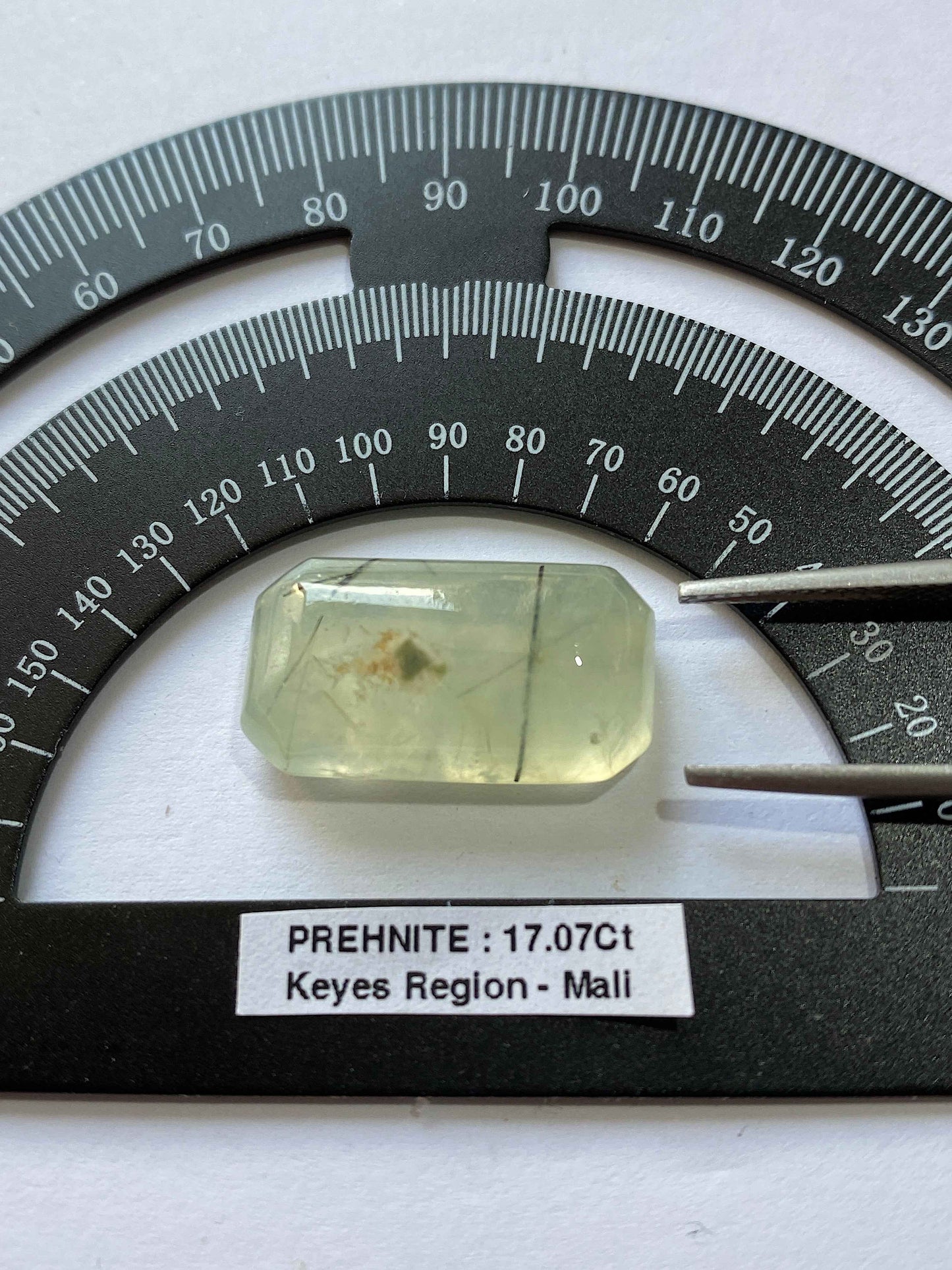PREHNITE NATURAL GEMSTONE : KEYES REGION, MALI. AFRICA  17.07Ct MFG4923