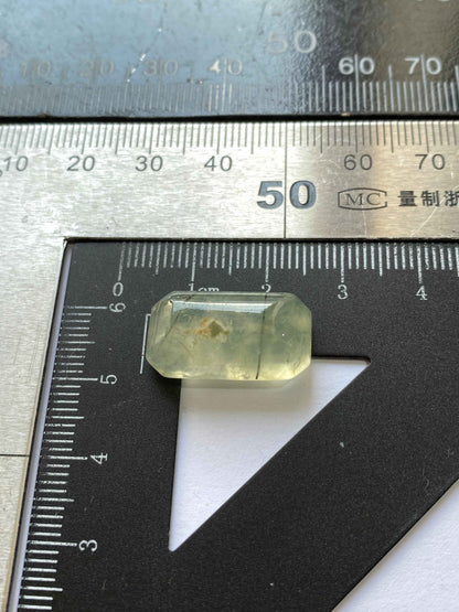 PREHNITE NATURAL GEMSTONE : KEYES REGION, MALI. AFRICA  17.07Ct MFG4923